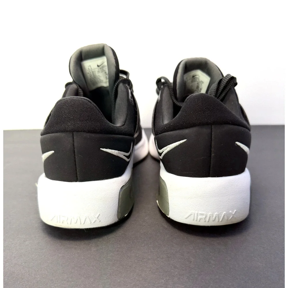 Nike Air Max Motion 2 Women’s size 6.5 AO0352-007 Black White Running Shoes